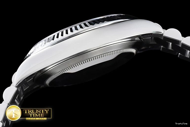 0413 RDD0207C – DayDate SunProtective 674